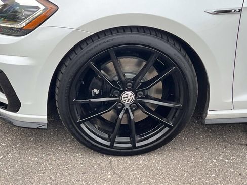 Used 2019 Volkswagen Golf R 4-Door AWD/4WD image 25
