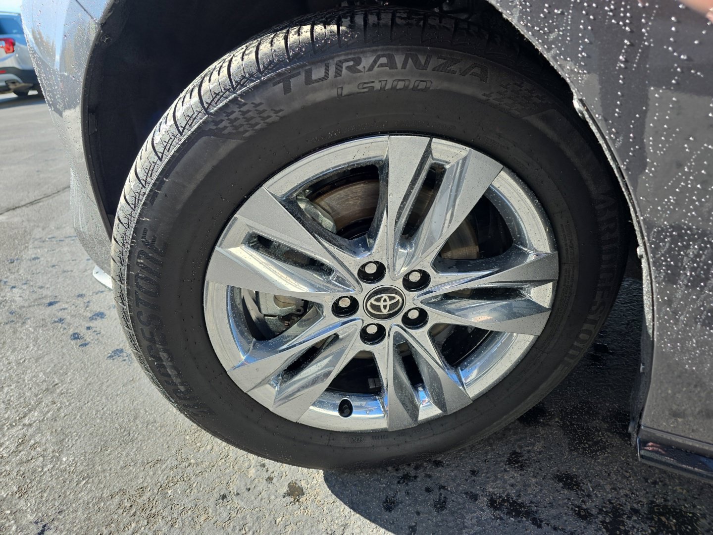 Used 2025 Toyota Sienna Limited AWD/4WD image 4