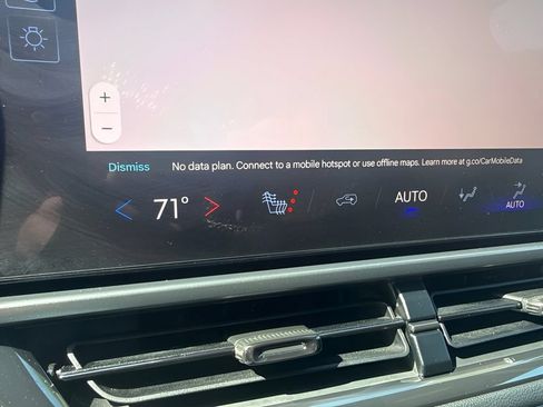 Used 2024 Chevrolet Equinox EV RS FWD image 22