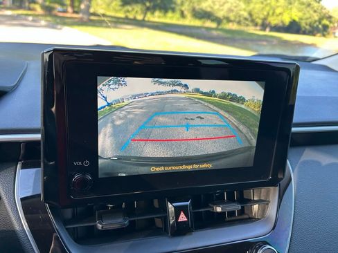 Used 2025 Toyota Corolla LE FWD image 25