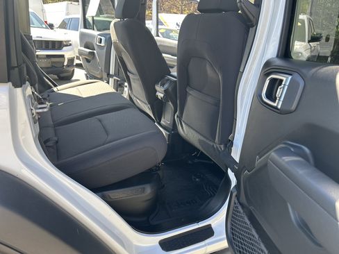 Certified 2023 Jeep Wrangler Unlimited w/ Cold Weather Group AWD/4WD image 13