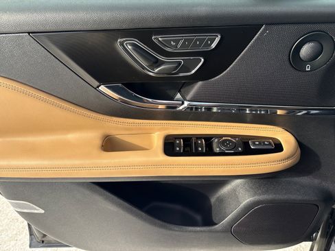 Used 2022 Lincoln Corsair Reserve w/ Equipment Group 201A image 13