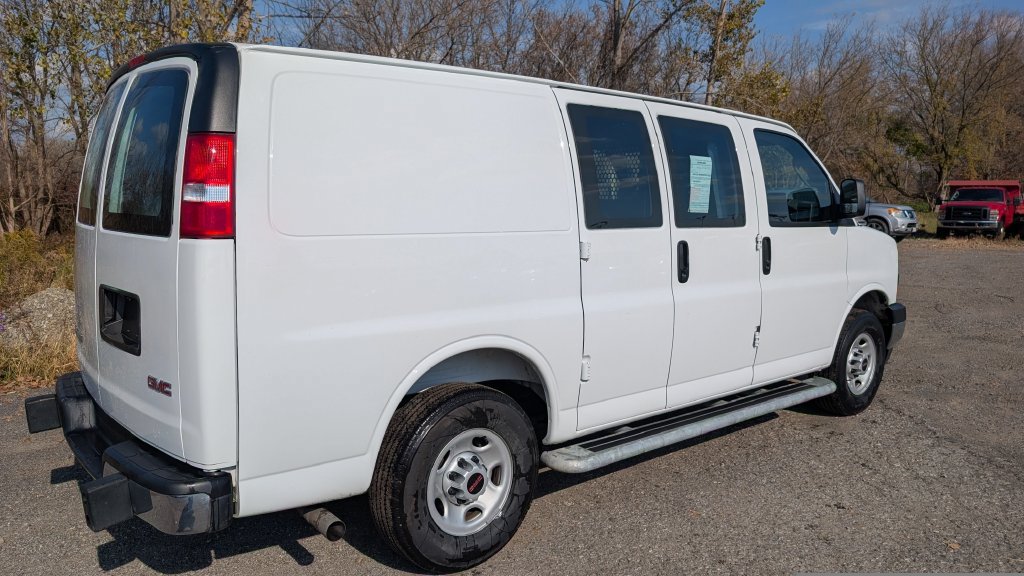 Used 2025 GMC Savana 2500 w/ Driver Convenience Package RWD image 5