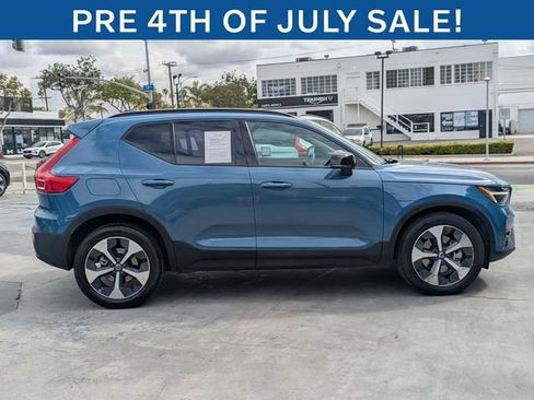 Certified 2023 Volvo XC40 B5 Plus w/ Protection Package Premier AWD/4WD image 2