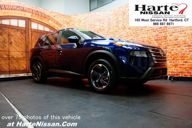 Used 2025 Nissan Rogue SV AWD/4WD image 1