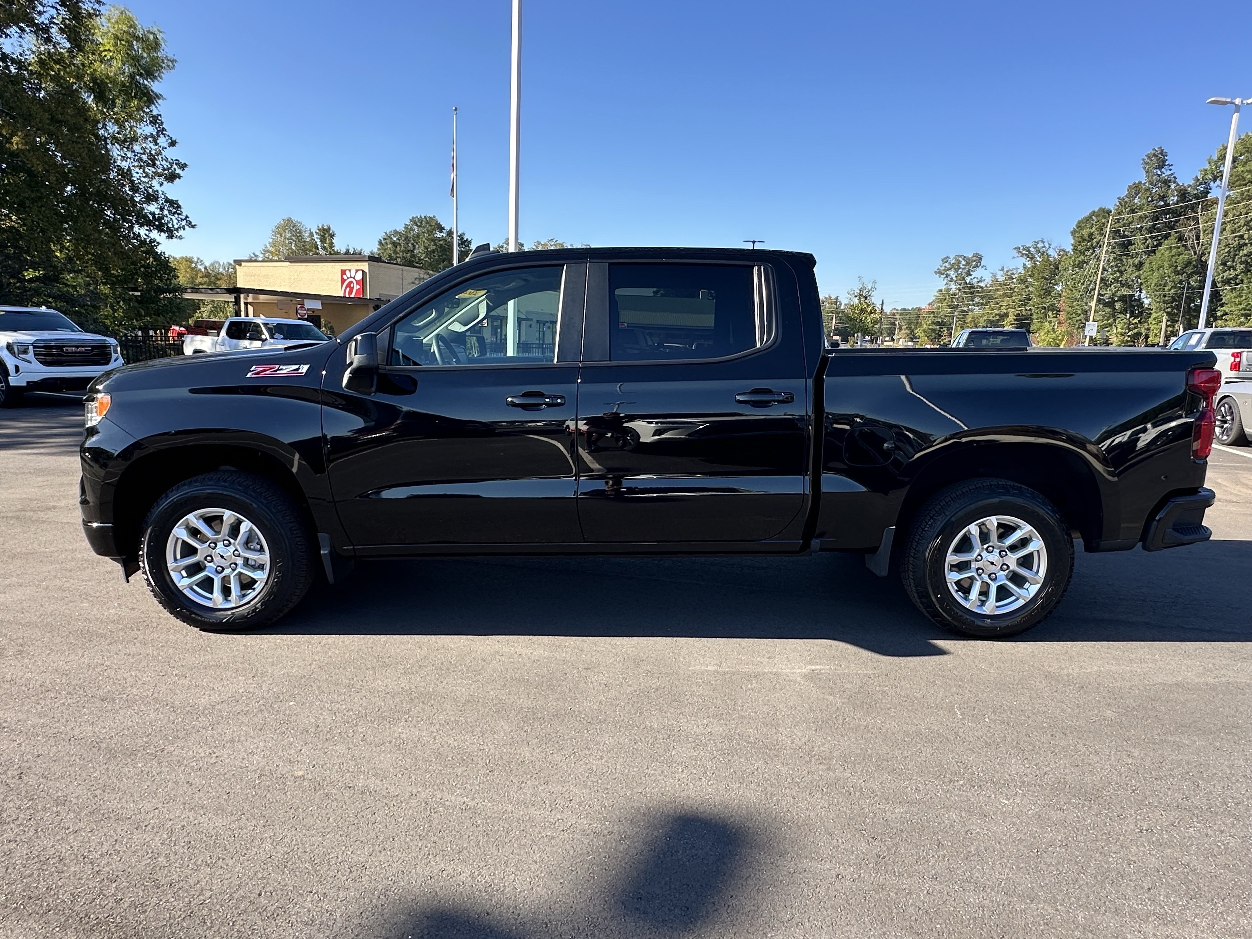 Used 2023 Chevrolet Silverado 1500 RST AWD/4WD image 5