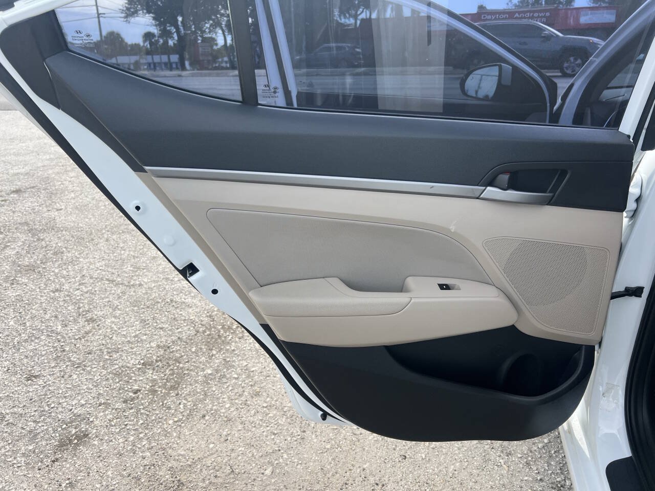 Used 2017 Hyundai Elantra Value Edition w/ Cargo Package FWD image 14