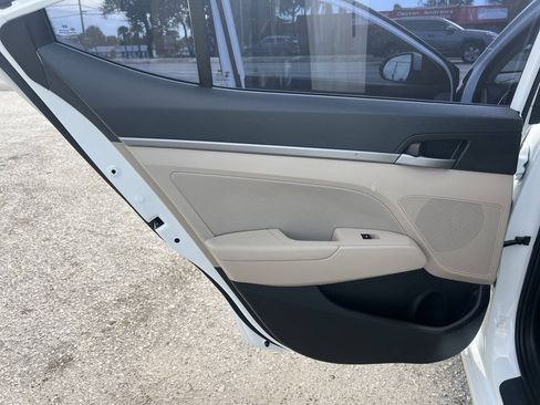 Used 2017 Hyundai Elantra Value Edition w/ Cargo Package FWD image 14