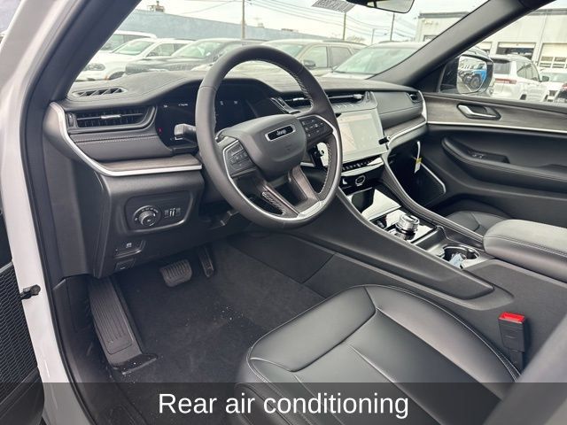 Used 2026 Jeep Grand Cherokee L Limited AWD/4WD image 9