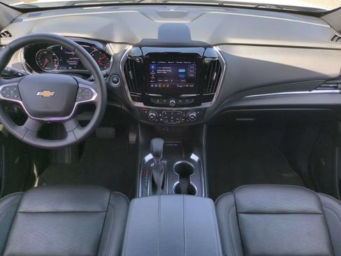 Used 2023 Chevrolet Traverse High Country FWD image 17