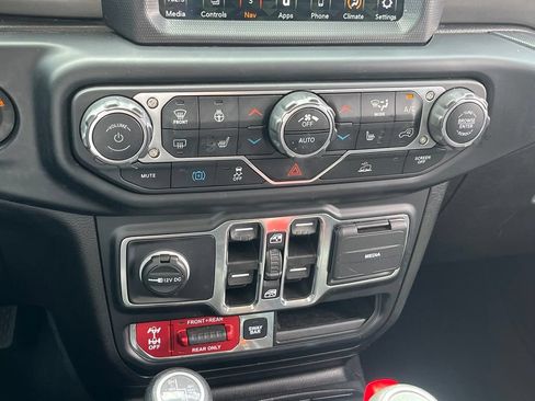 Used 2023 Jeep Wrangler Unlimited Rubicon 4xe w/ Cold Weather Group AWD/4WD image 20