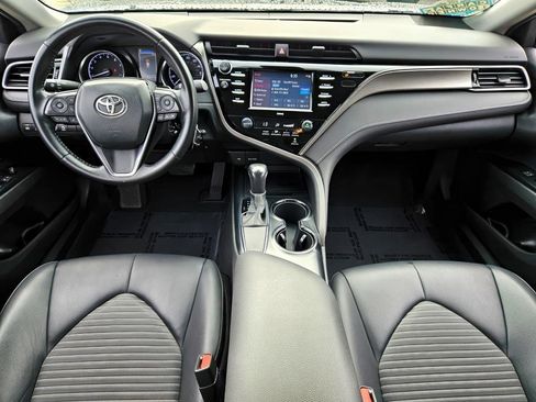 Used 2020 Toyota Camry SE image 10