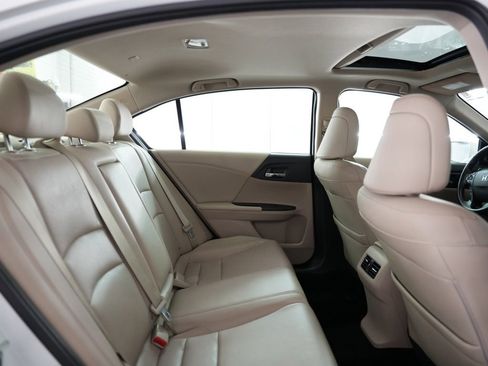 Used 2015 Honda Accord EX-L image 40