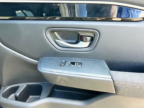 Used 2025 Honda Pilot Sport image 34