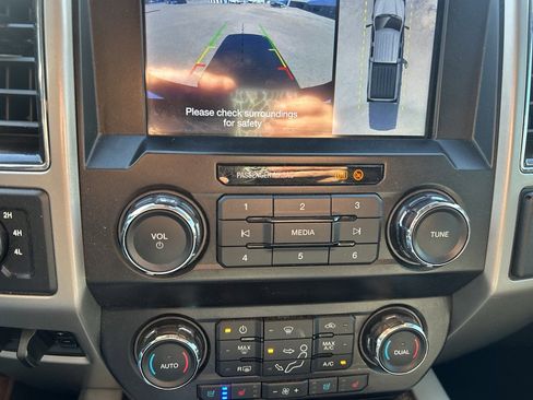 Used 2019 Ford F250 Lariat w/ Lariat Ultimate Package image 31