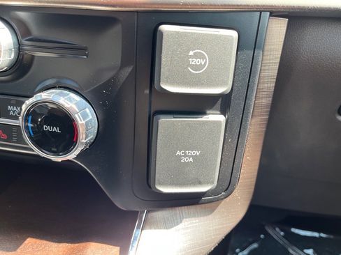 Used 2024 Ford F150 King Ranch w/ FX4 Off-Road Package image 25