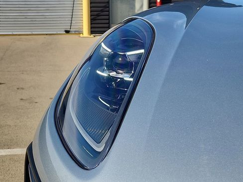 Certified 2024 Porsche Macan GTS image 8