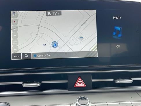 New 2025 Hyundai Elantra Limited image 20