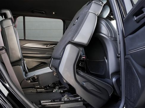 Used 2024 Jeep Grand Cherokee L Laredo image 60