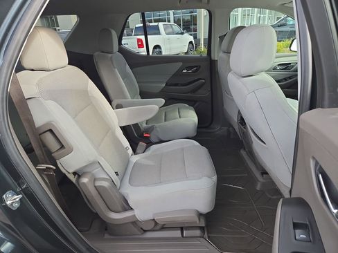 Used 2020 Chevrolet Traverse LT w/ Driver Confidence II Package image 17