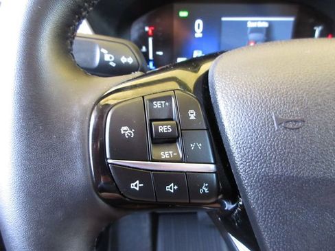 Certified 2025 Ford Escape SE FWD image 15