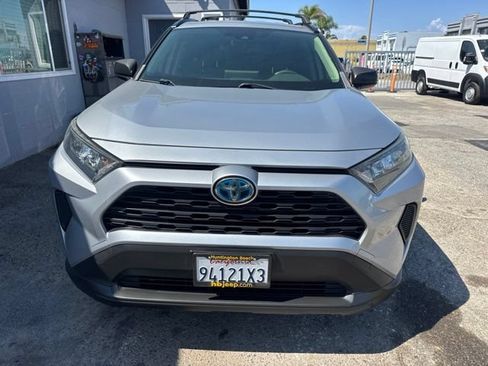 Used 2020 Toyota RAV4 LE w/ Carpet Mat Package AWD/4WD image 2