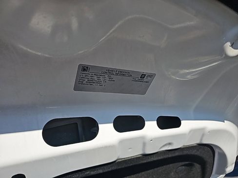 Used 2021 Chevrolet Traverse LS image 11