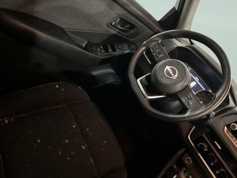 Used 2023 Nissan Rogue S image 20