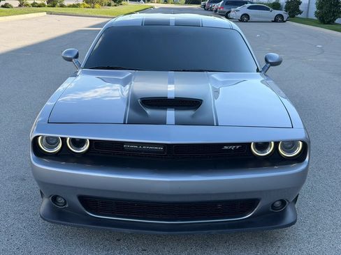 Used 2015 Dodge Challenger SRT RWD image 2