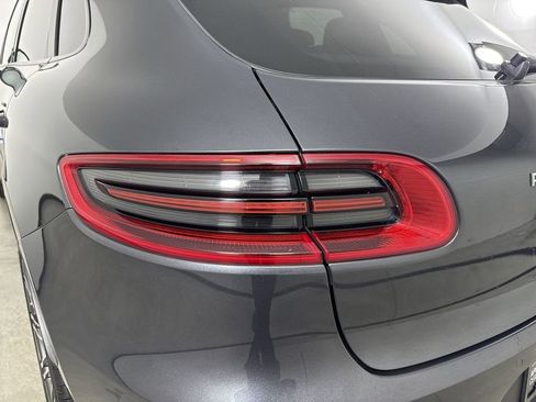 Certified 2017 Porsche Macan AWD/4WD image 18