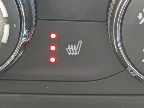 Used 2024 Chevrolet Trax RS w/ Driver Confidence Package image 8