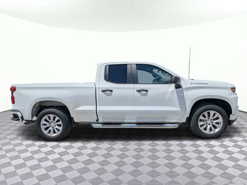 Used 2022 Chevrolet Silverado 1500 Custom RWD image 3