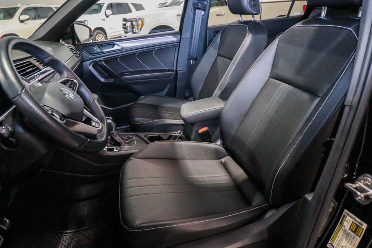Used 2023 Volkswagen Tiguan SE R-Line FWD image 12