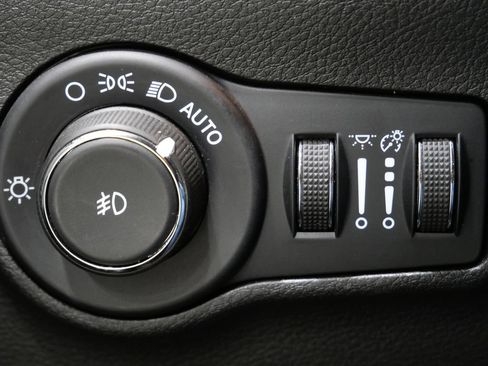 Used 2025 Jeep Compass Limited AWD/4WD image 13