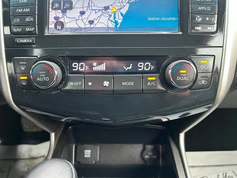 Used 2015 Nissan Altima 3.5 SL FWD image 28