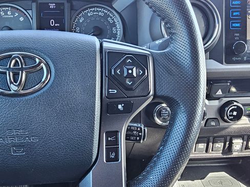 Used 2018 Toyota Tacoma TRD Off-Road w/ Technology Package AWD/4WD image 26