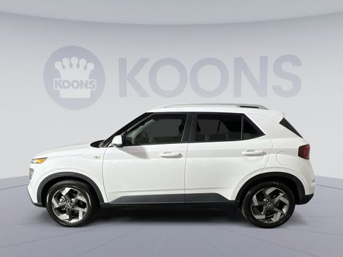 Used 2022 Hyundai Venue SEL FWD image 13