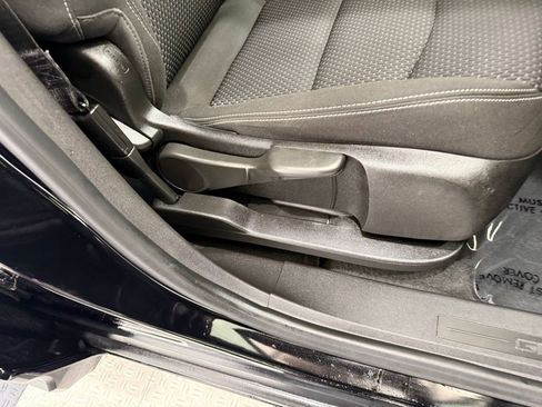 Used 2024 GMC Terrain SLE image 20