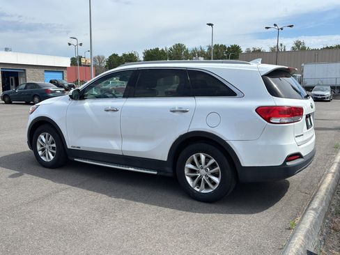 Used 2016 Kia Sorento LX AWD/4WD image 3