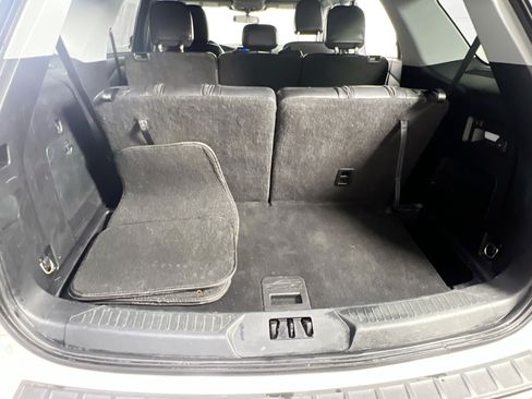 Used 2021 Ford Explorer XLT w/ Equipment Group 202A image 25