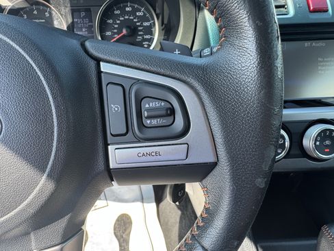 Used 2017 Subaru Crosstrek 2.0i Premium AWD/4WD image 19