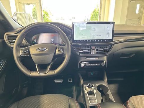 Used 2023 Ford Escape ST-Line w/ Tech Pack #1 AWD/4WD image 18
