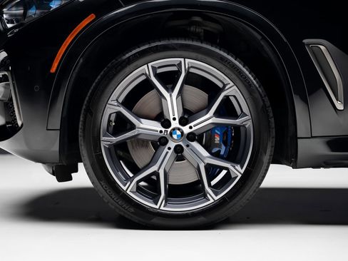 Used 2023 BMW X5 M50i w/ Executive Package image 18