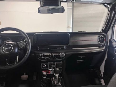 Used 2024 Jeep Wrangler Unlimited Rubicon image 20