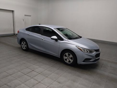 Used 2018 Chevrolet Cruze LS image 11