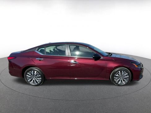 Used 2025 Nissan Altima 2.5 SV image 16