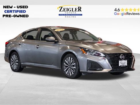 Used 2023 Nissan Altima 2.5 SV image 1