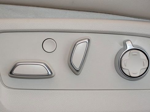 Used 2025 Cadillac Escalade ESV Sport Platinum w/ LPO, Floor Liner Package AWD/4WD image 24