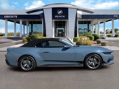 Used 2025 Ford Mustang Premium RWD image 3
