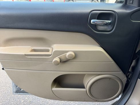 Used 2015 Jeep Patriot Sport FWD image 13